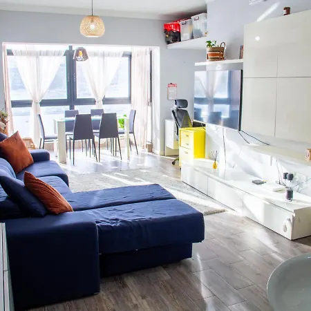 Apartment Stunning Beachfront Apt - Your Paradise Getaway