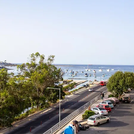 Stunning Beachfront Apt - Your Paradise Getaway St. Paul's Bay